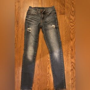 Aeropostale Women's 00 Medium Wash Distressed Skinny Jeans Whiskering Rips